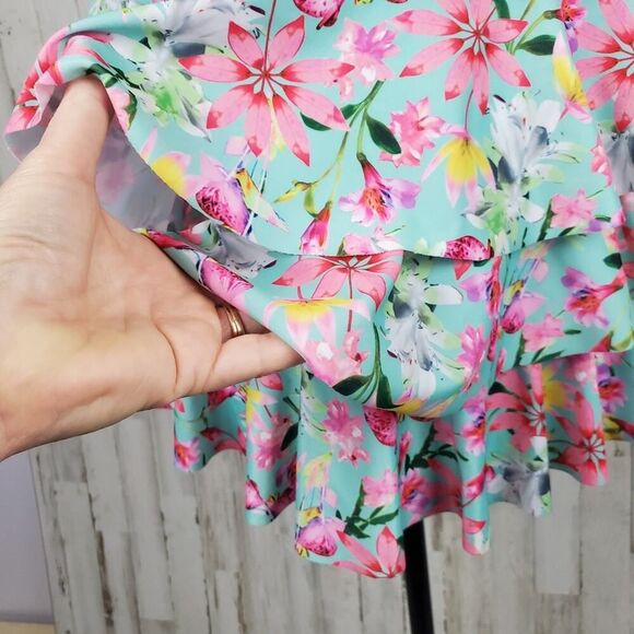 Collections by Catalina Floral Ruffled Swimsuit Top Pink Green Size 1x 16W - Picture 6 of 8